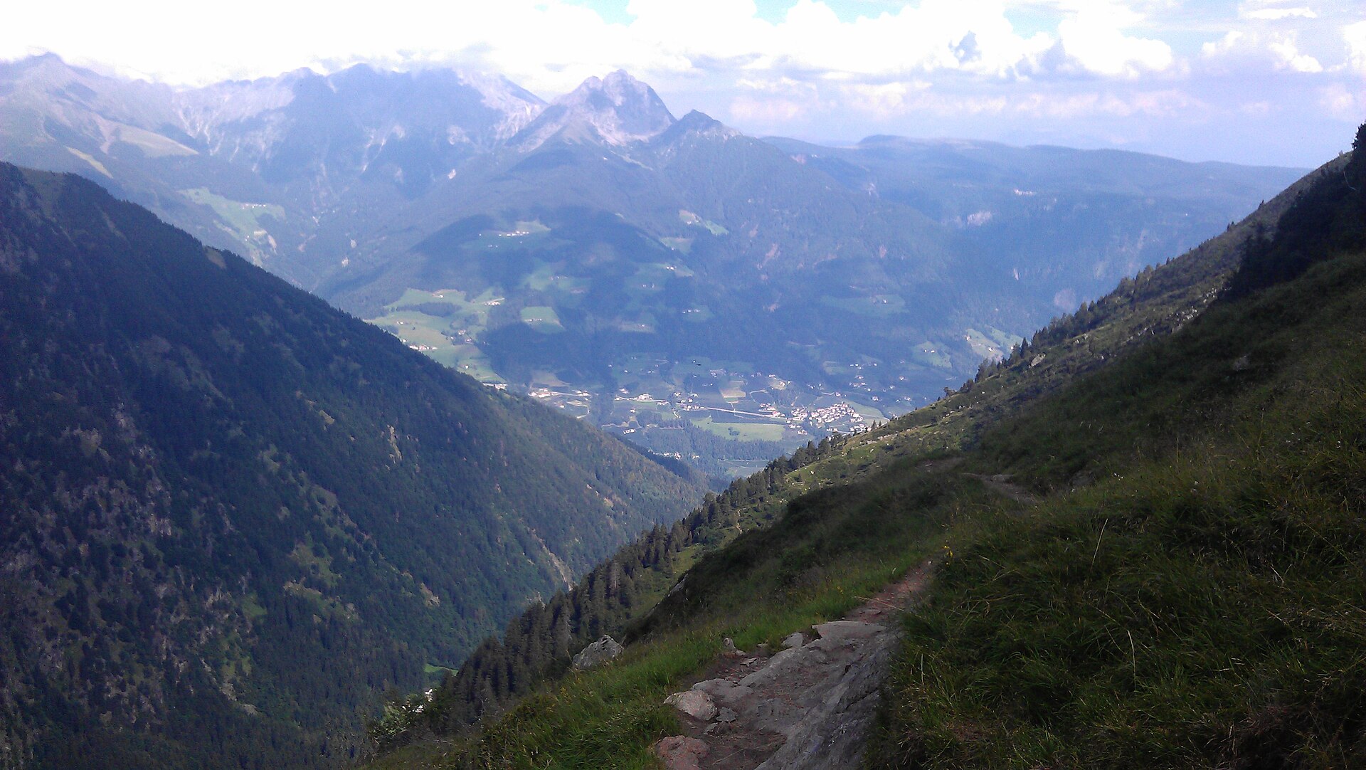 Wanderweg am Meraner Höhenweg